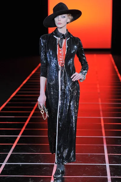 Look 63